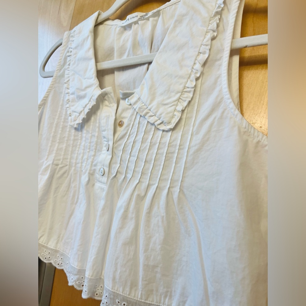 Altar’d State Peter Pan Collar White Ruffle Trim Eyelet Cotton Top - Size XS - Picture 5 of 12